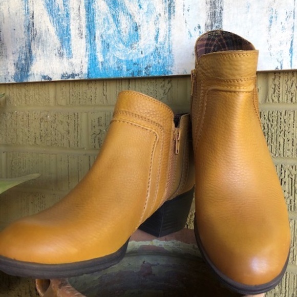 Women's Rockport Cobb Hill Autumn Gold Boots / Booties 7.5 - Picture 1 of 8